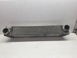 BMW 5 E60 E61 Starpdzesētāja radiators 7795823