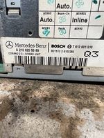 Mercedes-Benz E W210 Unité principale radio / CD / DVD / GPS A2108205689