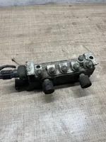 Mercedes-Benz S W220 Air suspension valve block A2203200258