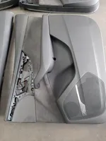 Audi SQ7 Garniture de panneau carte de porte avant 4M0867118B