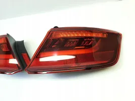 Audi A3 S3 8V Lampy tylne / Komplet 8V4945096D