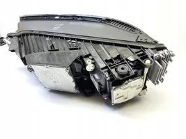 Volkswagen Touareg III Lampa przednia 761941081