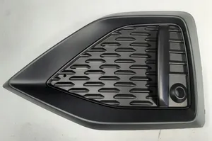 Audi Q2 - Etupuskurin alempi jäähdytinsäleikkö 81A853053C