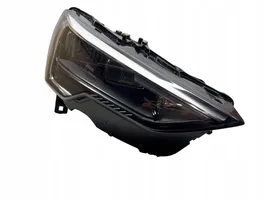 Audi Q3 F3 Lampa przednia 83A941012