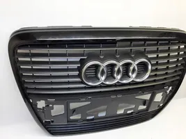 Audi A6 S6 C6 4F Grotelės priekinės 4F0853651