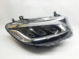 Mercedes-Benz Sprinter W907 W910 Lampa przednia A9109065100