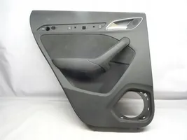 Audi Q3 8U Rivestimento del pannello della portiera posteriore 8U0867305