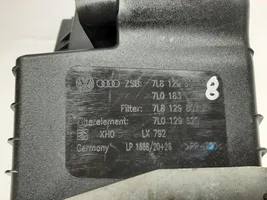 Volkswagen Touareg I Boîtier de filtre à air 7L8129601P