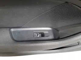 Audi A3 S3 8V Boczki / Poszycie drzwi przednich 8V4867105
