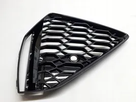 Audi RS6 C8 Grille calandre supérieure de pare-chocs avant 4K8807681D