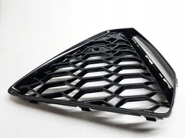 Audi RS6 C8 Maskownica / Grill / Atrapa górna chłodnicy 4K8807681D