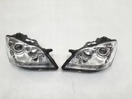 Mercedes-Benz ML W164 Lot de 2 lampes frontales / phare A1648205159