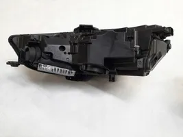 Audi A4 S4 B9 8W Priekinių žibintų komplektas 8W0941035F