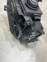 Mercedes-Benz B W247 Lampa przednia 