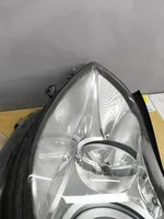 Mercedes-Benz CLS C219 Lampa przednia A2198200161