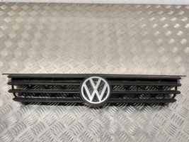 Volkswagen Golf III Etupuskurin ylempi jäähdytinsäleikkö 3A0853601