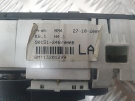 Opel Astra H Panel klimatyzacji / Ogrzewania 13201299