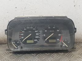 Volkswagen Golf III Speedometer (instrument cluster) 1H0919860C