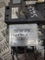 Mercedes-Benz CLK A208 C208 Amplificateur d'antenne 2038203926