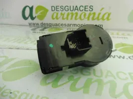 Chevrolet Orlando Interruttore di regolazione dell’illuminazione del quadro 13301749