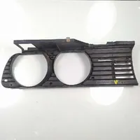 BMW 3 E30 Atrapa chłodnicy / Grill 51131876091