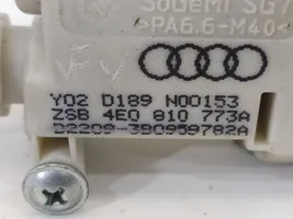 Audi A8 S8 D2 4D Spynos varikliukas galinio dangčio 4E0810773A