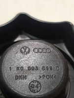 Volkswagen Golf V Tvirtinimo varžtas (atsarginio rato) 1K0803899D