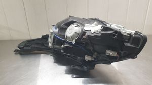 Toyota Avensis T270 Headlight/headlamp 8112605310