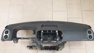 Volkswagen Tiguan Tableau de bord 5N1858295