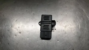 Audi A1 Seat heating relay 6R0959772D