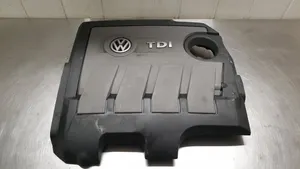 Volkswagen PASSAT B7 Couvercle cache moteur 03L103925AT