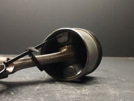 Peugeot J5 Piston avec bielle 060311