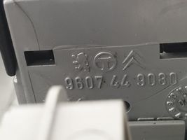Peugeot 406 Kattokonsolin valaisinyksikön koristelista 9624695277