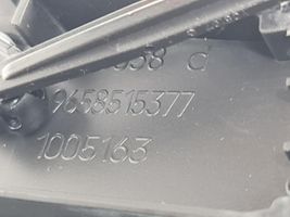 Renault Espace IV Dysze / Kratki środkowego nawiewu deski rozdzielczej 9658515377