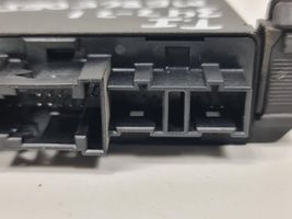 Opel Zafira A Oven keskuslukituksen ohjausyksikön moduuli 351369