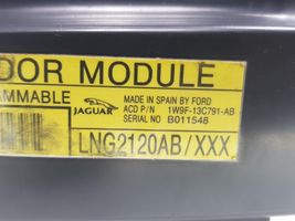 Jaguar XJ X308 Oven keskuslukituksen ohjausyksikön moduuli LNG2120AB