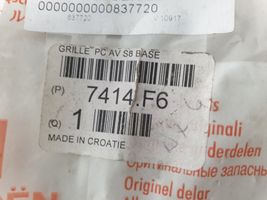 Citroen Saxo Kratka dolna zderzaka przedniego 9620776377