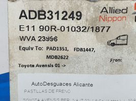 Toyota Avensis T220 Plaquettes de frein arrière ADB31249