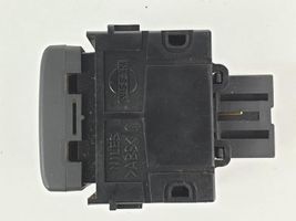 Nissan Pathfinder R51 Interruttore/pulsante di controllo multifunzione 