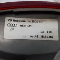 Audi A4 S4 B7 8E 8H Luci posteriori 8E0945096