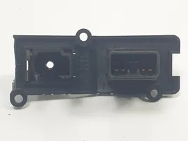 Mitsubishi L200 Otros interruptores/perillas/selectores B89CS811