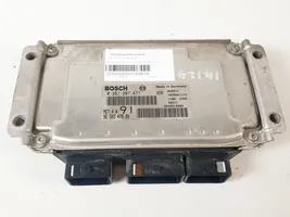 Peugeot 206 CC Calculateur moteur ECU 0261207477