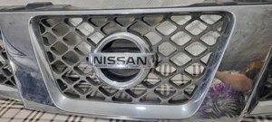Nissan Navara D40 Etupuskurin ylempi jäähdytinsäleikkö 