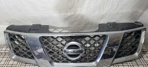 Nissan Navara D40 Etupuskurin ylempi jäähdytinsäleikkö 