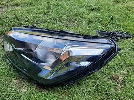 Peugeot 208 Lampa przednia 