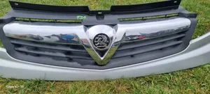 Opel Vivaro Front bumper upper radiator grill 