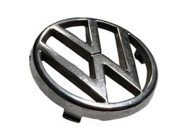 Volkswagen PASSAT B2 Emblemat / Znaczek 325853601