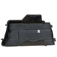 Volkswagen Touran II Coperchio/tappo della scatola vassoio della batteria 3C0915443A