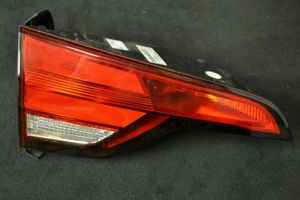 Audi A4 S4 B9 Lampy tylnej klapy bagażnika 8W9945076