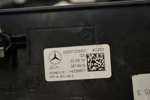 Mercedes-Benz GLC X253 C253 Set di rivestimento del pannello della portiera A2537300701